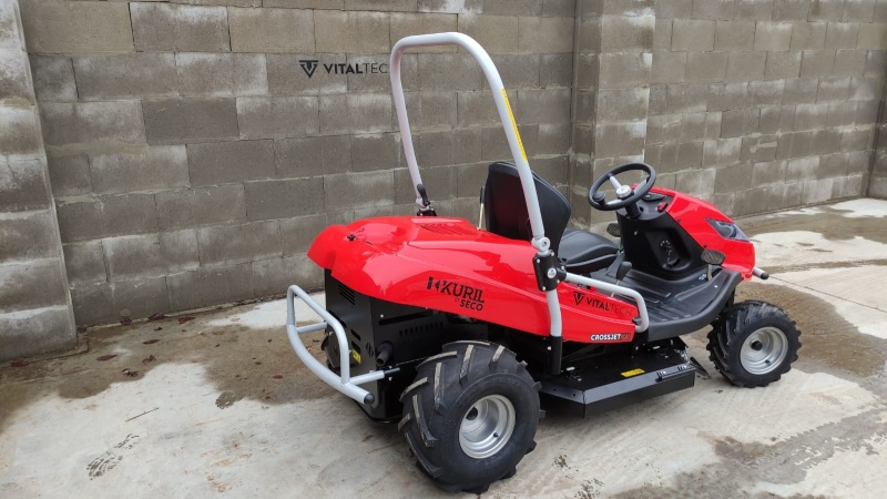 Travní traktor Crossjet 4x2