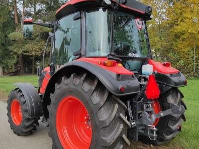 Zemědělský traktor Kubota M4073