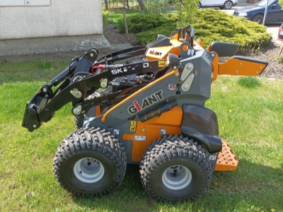 Nakladač Giant Skidsteer - SK 202 D