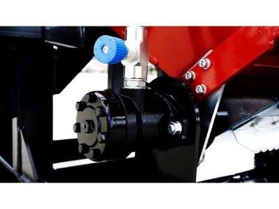 Špalíkovač za traktor PTO Model R-100 Remet + Pásový dopravník 2,3m