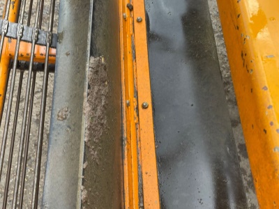 Čelní osekávač cibulové natě Keulmac a Vyorávač cibule Keulmac