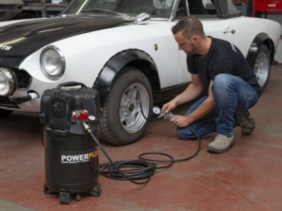 POWX1731 - Kompresor 1100W 24L  plus  6 ks přísl. bezolejový