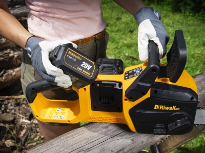Riwall PRO RACS 4020i - aku řetězová pila 2 x 20 V (bez baterie a nabíječky)