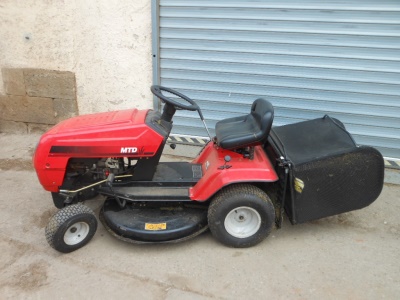 Travní traktor MTD RH 115/76