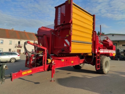 Sklízeč brambor nebo cibule GRIMME SE 75/85-55