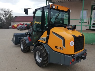 Kloubový nakladač GiANT G3500