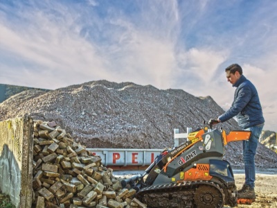 GiANT Skid steer pásový GS950T