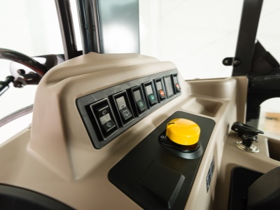 Zemědělský traktor Kubota M 7060