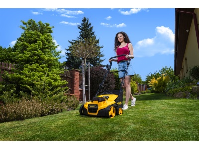 Riwall PRO RAV 3820i - aku travní provzdušňovač 2x20 V (bez baterie a nabíječky)