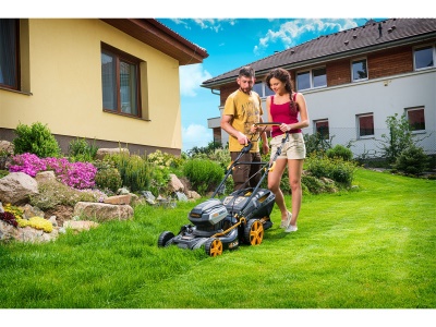 Riwall PRO RALM 4640SPi - aku 40 V travní sekačka 4v1 s pojezdem a bezuhlíkovým motorem (bez baterie a nabíječky)