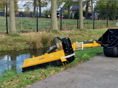 Mulčovač předsazený, stranový GiANT 