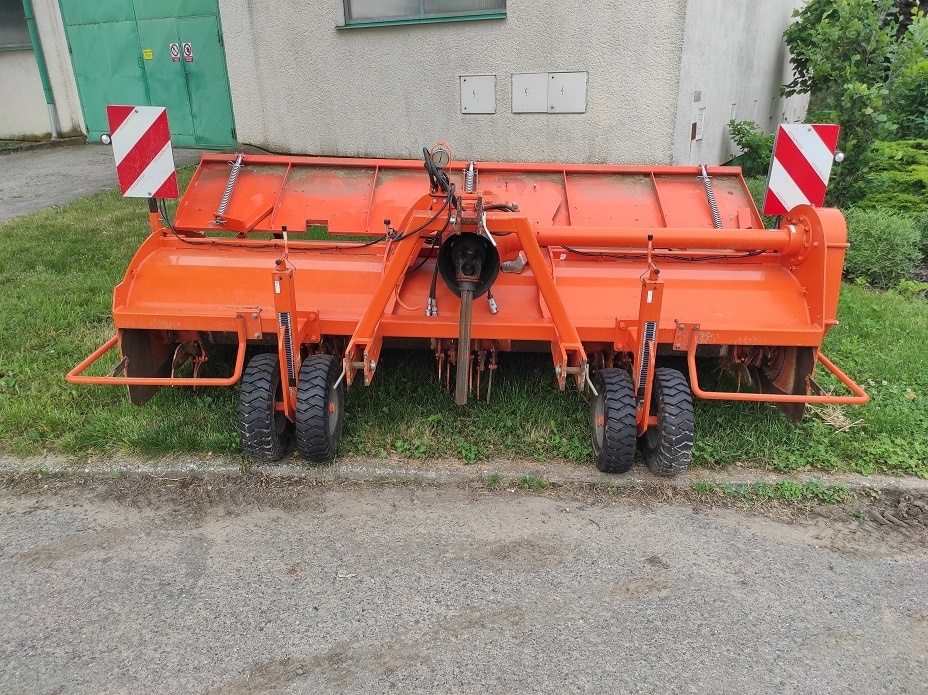Půdní fréza Struik 4RF310HR
