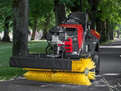 Zametací kartáč motorový