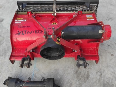 Zakladač trávníků za traktor R2 TST100