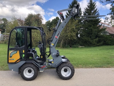 Elektrický kloubový nakladač GiANT G2200 E