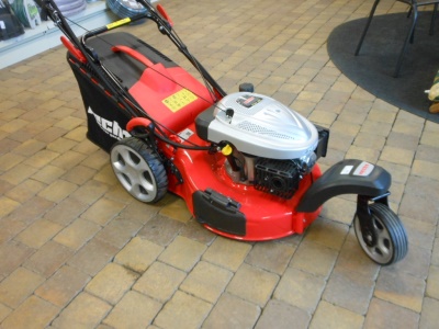 HECHT 5533 SWE - tříkolová benzínová sekačka s pojezdem 