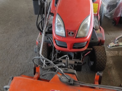 Kubota GR 1600 s zametacím katráčem Kersten
