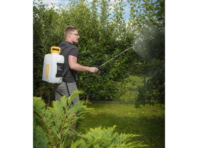 Riwall PRO RAS 1220 SET - aku postřikovač 20 V + 2Ah baterie + nabíječka