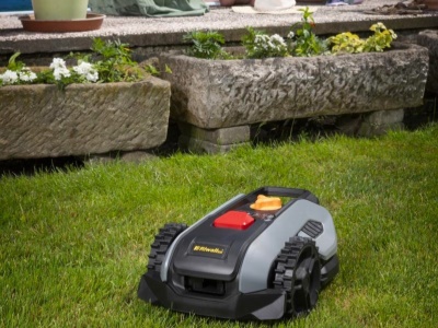 Riwall PRO RRM 500 APP - robotická sekačka ( 500 m2 ) s vodícím drátem