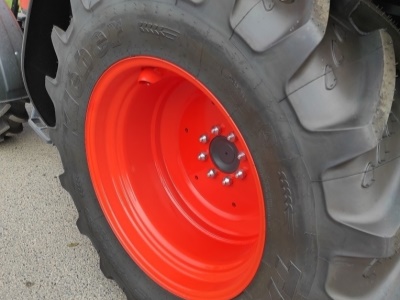 Zemědělský traktor Kubota M4073