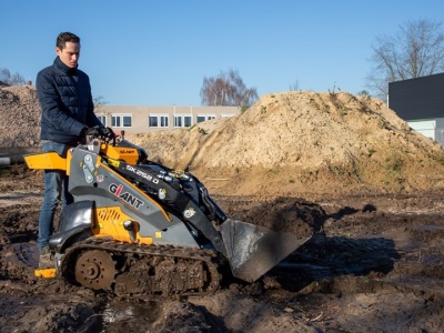 GiANT Skid steer pásový GS950T