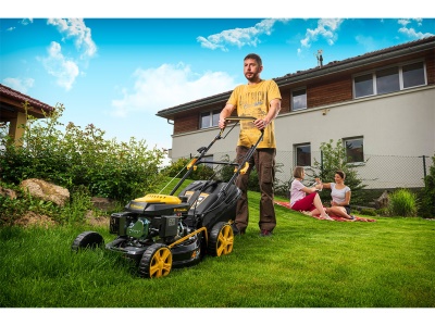 Riwall PRO RPM 4735 - multifunkční travní sekačka 4v1 s pojezdem