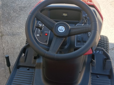 Travní traktor Seco Starjet  UJ - 102