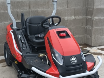 Travní traktor SECO Goliath 4x4 - SEČENÍ 110 cm