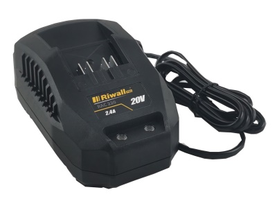 Riwall PRO RAC 220 - nabíječka pro aku baterie 20 V (2,4 A)