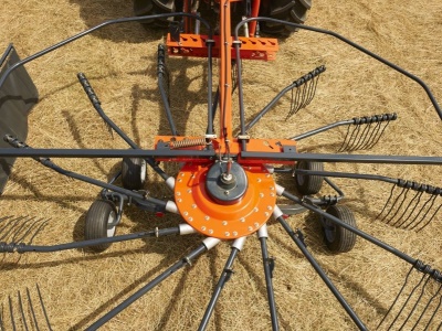Shrnovač Kubota RA1500