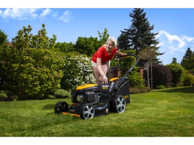 Riwall PRO RPM 5155 PRO - multifunkční travní sekačka 4 v 1 s benzinovým motorem a pojezdem