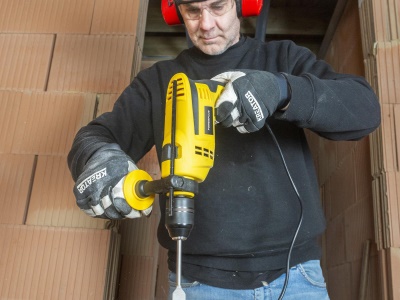 POWX0281 - Elektrická vrtačka s příklepem 1050 W