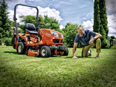 Traktorová sekačka Kubota GR 2120 S