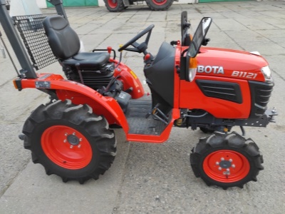 Malotraktor Kubota B1121