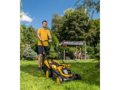 Riwall PRO RALM 3820 SET - akumulátorová sekačka 2x20 V + 2x 4 Ah baterie + 2x nabíječka 2,4 A