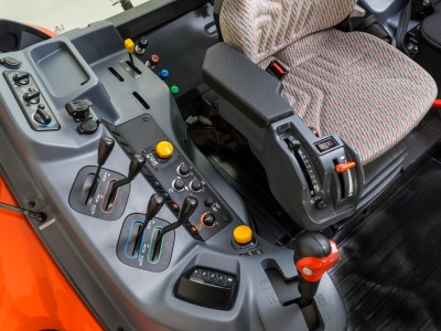 Zemědělský traktor Kubota M6111U