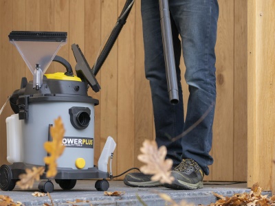 POWX326 - Vysavač sucho/mokro 1 600 W s tepovačem