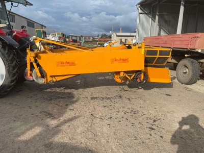 Čelní osekávač cibulové natě Keulmac a Vyorávač cibule Keulmac