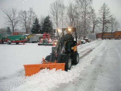 Kloubový nakladač GiANT G2200