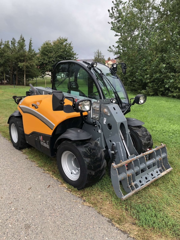 Teleskopický nakladač GiANT GT5048 HD