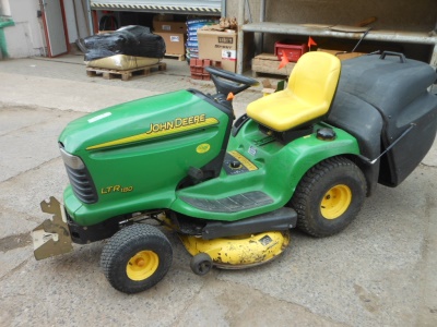 Zahradní traktor John Deere LTR 180 