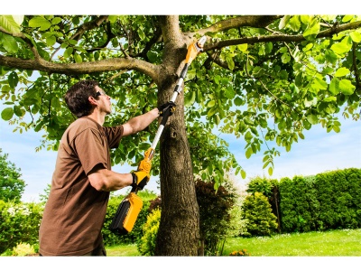 Riwall PRO RAPS 2040 - prořezávací pila s aku motorem 40 V (bez baterie a nabíječky)