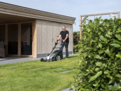 POWXQG7515 - Elektrická sekačka 1800W 460mm s pojezdem