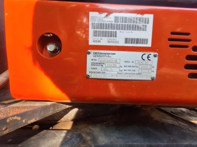 Minibagr Kubota KX 080-4