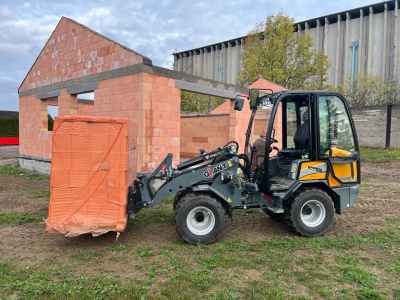 Kloubový nakladač GiANT G2500 X-TRA HD