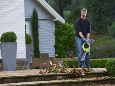 Ryobi RBV36B - aku 36V bezuhlíkový vysavač / foukač (bez baterie a nabíječky)