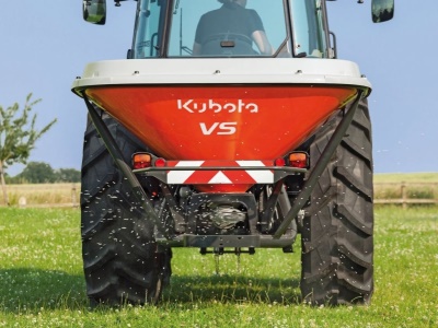 Rozmetadlo průmyslových hnojiv Kubota VS