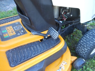 Travní traktor Cub Cadet CC1022 KHN
