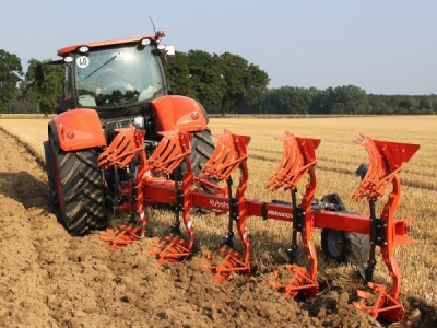 Nesený otočný pluh Kubota RM3000
