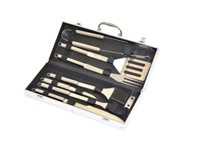 Riwall PRO RBBQ 7S SET - 7-dílná nerezová sada grilovacího nářadí v kufru
